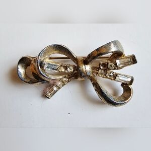 Vintage Silver Bow Baquette Brooch